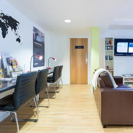 Mcdonald Road Residence-3