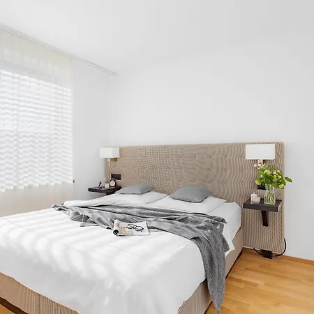 Swiss Star Longstreet - Self Check-In-3