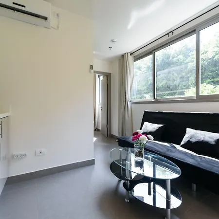 Dizengoff Inn Apartments-2