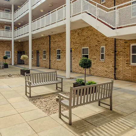 Premier Suites Reading-2