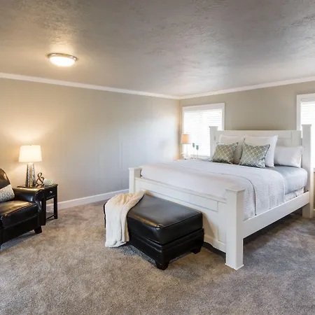 Beach Drive Suites-3