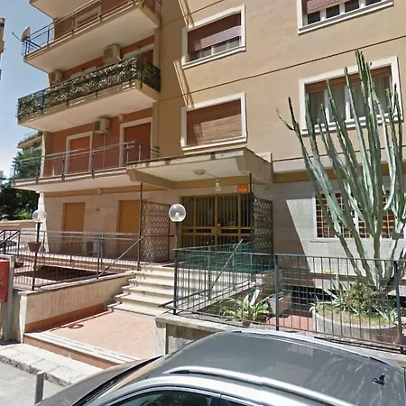 La Favorita - Ben collegato con l'aeroporto, la spiaggia di Mondello e il centro città-3