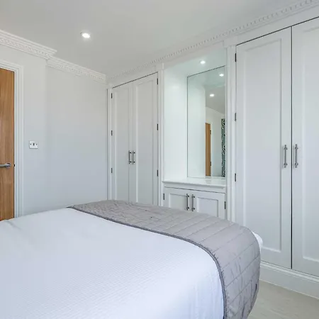 Chelsea Cloisters Serviced Apartments-2