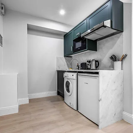 Chelsea Cloisters Serviced Apartments-3