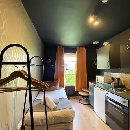 Holland Rd Studios Close To Olympia London-2