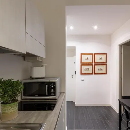 Residenza Ottaviano 105 by Hili-2