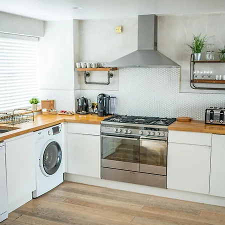 Boutique-Style Apartment In Heart Of Brighton Lanes-3