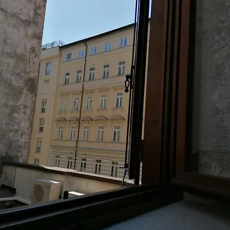 Tana Bianca-3