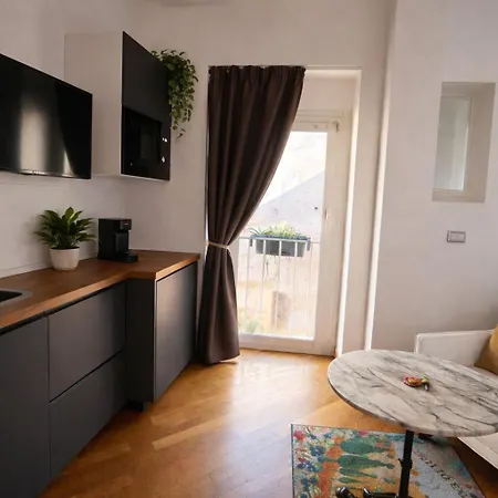 Gli Artisti Apartments Rome-3