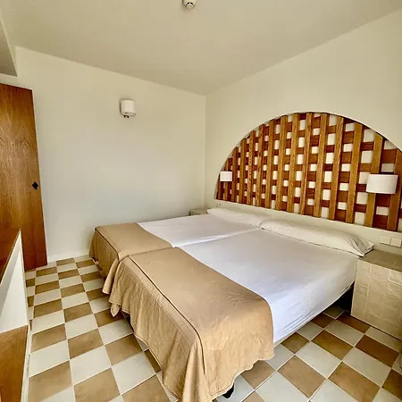Neptuno Suites - Adults Only-3