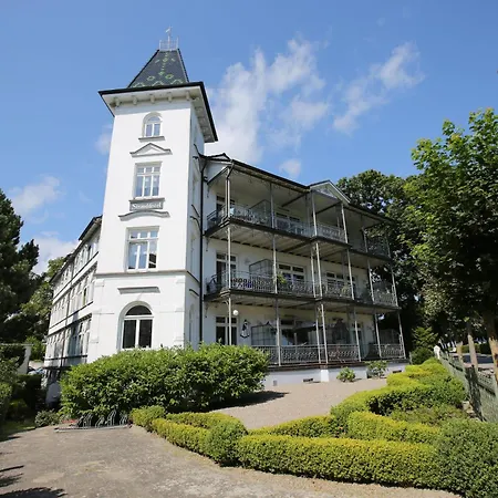 Ruhige FeWo mit Strandkorb, Villa Stranddistel, Binz-3