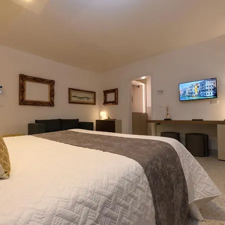 Sweet Apartment-3