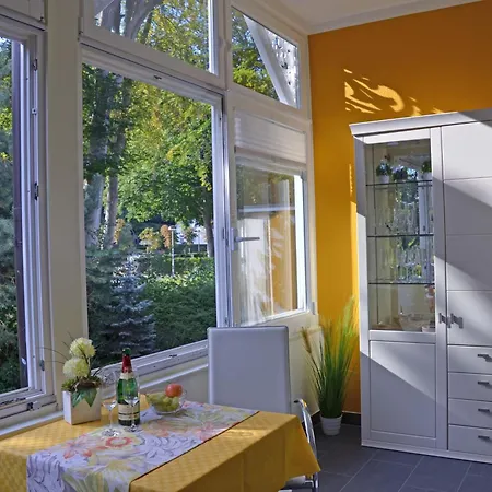 Ruhige FeWo mit Strandkorb, Villa Stranddistel, Binz-2