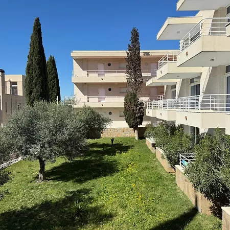 Agi Rescator Apartments-2