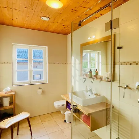 Ferienhaus Winterbergblick, Nationalpark Sächsische Schweiz, 5 Wohnungen und Gemeinschaftsraum, Boulderraum und Sauna im Haus-3