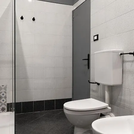 Saragozza Apartments-3