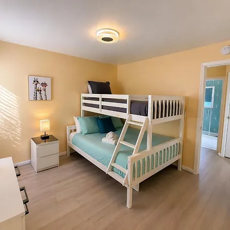 Casaviva Sky - 3Br 1Ba Sleeps 10 - Rooftop City Views, Firepit & Bunk Room - Near Zoo & Beaches-2