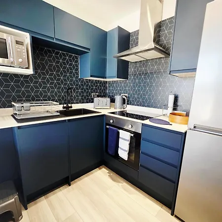 Bournemouth Luxury Apartment-3