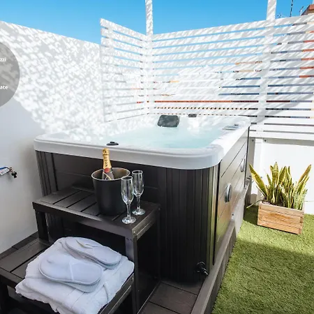 Lola de Triana Apartments-2