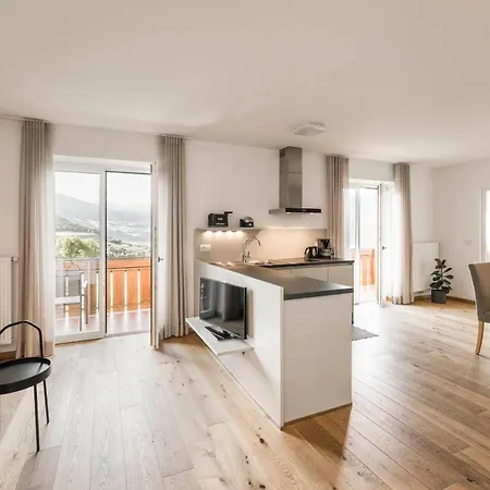 Weinberg Apartments & Brixen Suedtirol Guest Pass-3