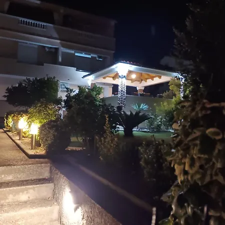 Apartments Luka-2