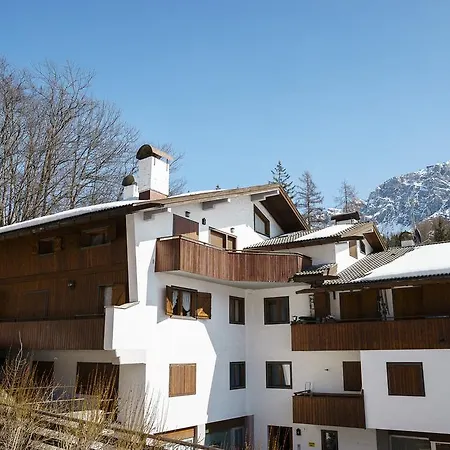 Villa Franchetti - Stayincortina-3