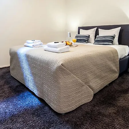 Short Stay Group Leidseplein Longstreet Serviced Apartments-3