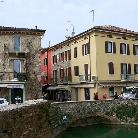 Aurora Sirmione Appartamenti-3