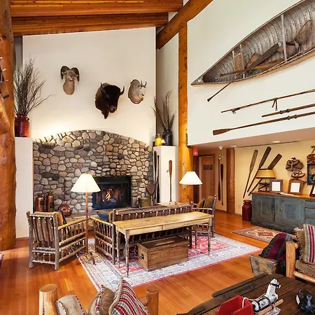 Moraine Lake Lodge-3