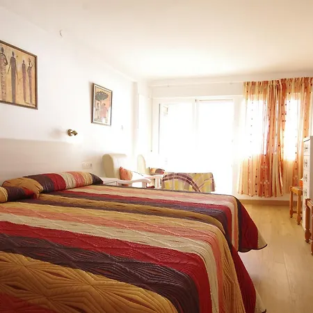Apartamentos Los Pinos-2