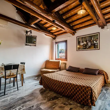 Venice Apartments-2