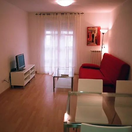 Apartamentos Auhabitat Zaragoza, edificio de apartamentos turísticos con facilidad de parking-3