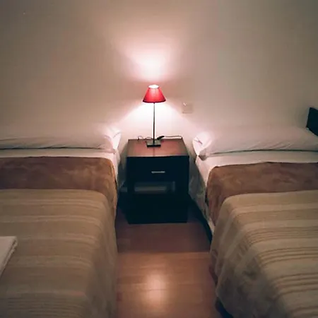 Apartamentos Auhabitat Zaragoza, edificio de apartamentos turísticos con facilidad de parking-2