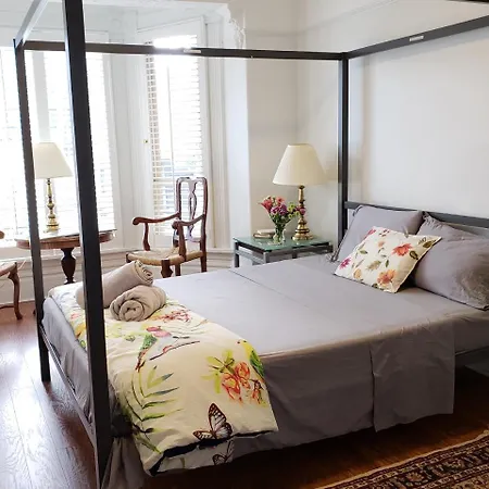 Vancouver Hideaway Guesthouse-2