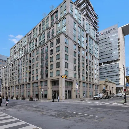 Toronto Luxury Accommodations - Qwest-3