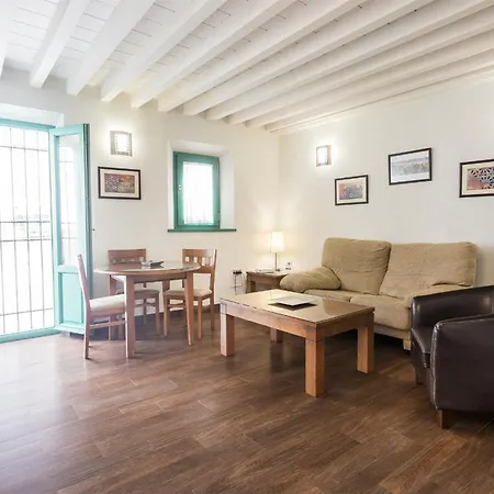Laurel Suites Apartments-2