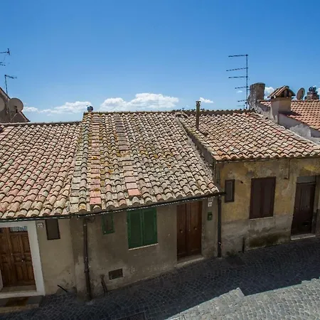 La finestra sul borgo-2