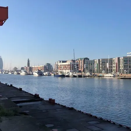 Am Neuen Hafen-2
