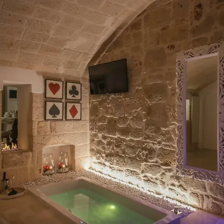 Suite 31-3