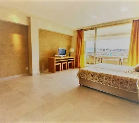 Le Grand Hotel-2