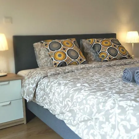 Lisbon Apartment -Free Parking-3