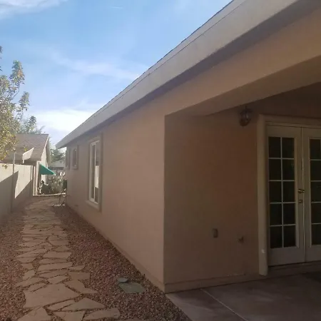 Close To Strip, Very Private, Gated, Huge Floorplan, Wifi, Washer&Dryer-3