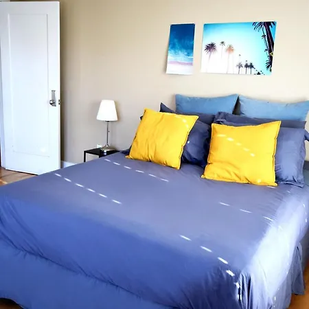 The Awesome Hollywood Stay-3