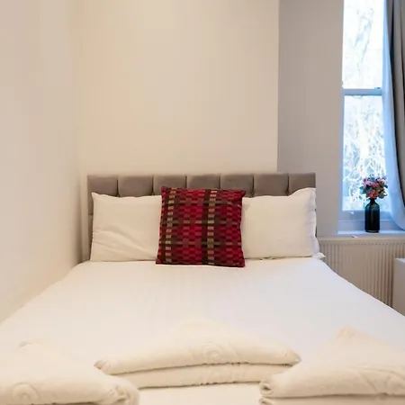 Grand Apartments Fulham Palace-2