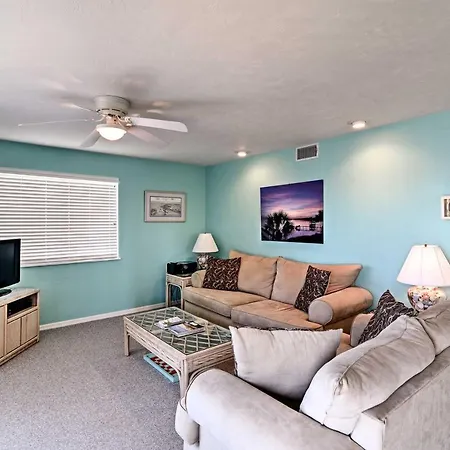 Beachfront Cedar Key Condo W/ Pool, Spa & Views!-3