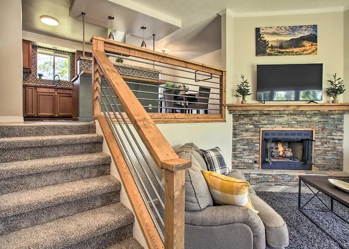 The Overlook Gem: Stunning Views & Serenity Awaits