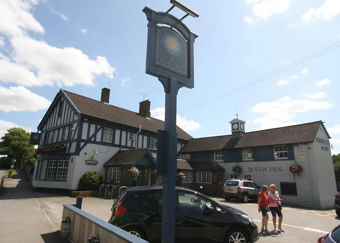 Hotel near College: The Sun Inn