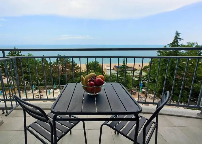 Luna Beach Hotel