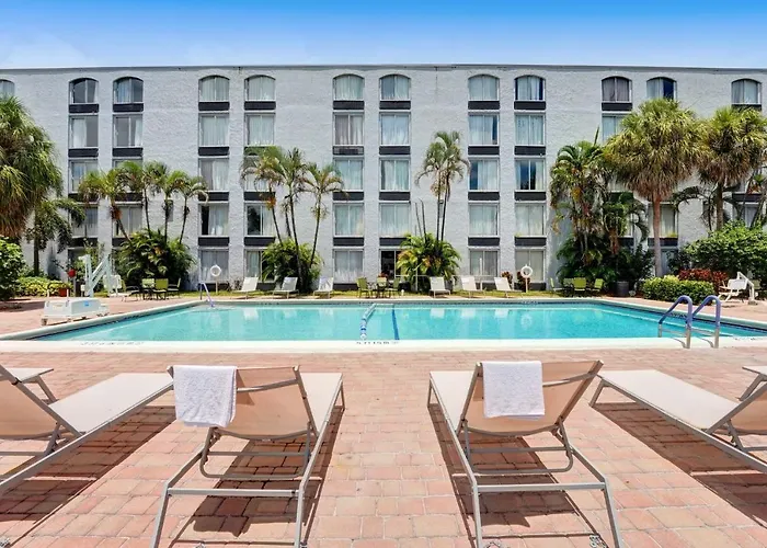 Cheap hotel: Plaza Hotel Fort Lauderdale