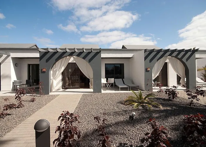 R2 Romantic Fantasia Suites & Dreams - Adults Only